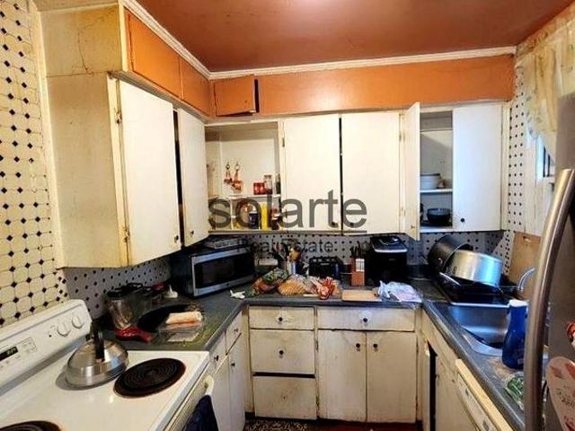 Piso en venta en calle De la Mare de Déu de Port, Barcelona, de 73 m² 3 habitaciones por 230.000