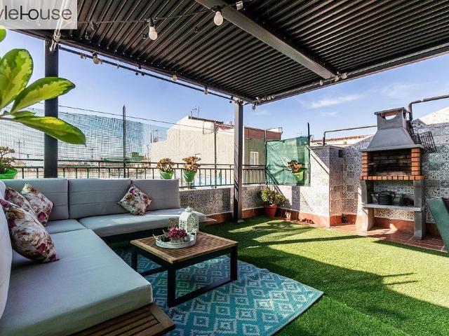 Piso en venta en calle De la Mare de Déu del Carme, Terrassa, de 95 m² 2 habitaciones por 200.000 €