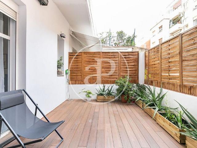 Piso en venta en calle De la Mare de Déu del Coll, Barcelona, de 152 m² 4 habitaciones por 485.000 €