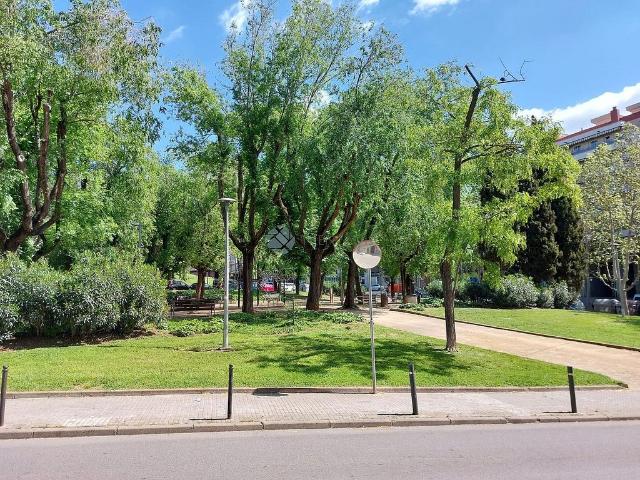 Piso en venta en calle De la Mare de Déu del Pilar, Terrassa, de 146 m² 4 habitaciones por 270.000 €