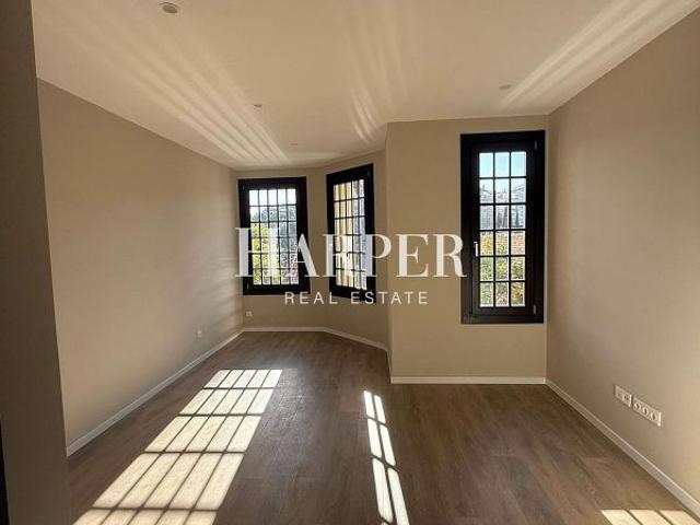 Piso en venta en calle De la Mare de Déu Dels Reis, Barcelona, de 105 m² 3 habitaciones por 490.000 €