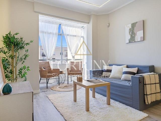 Piso en venta en calle De la Mare Molas, Reus, de 70 m² 4 habitaciones por 188.000