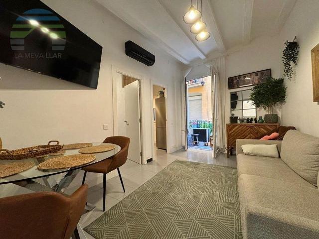 Piso en venta en calle De la Blanqueria, Barcelona, de 53 m² 4 habitaciones por 310.000