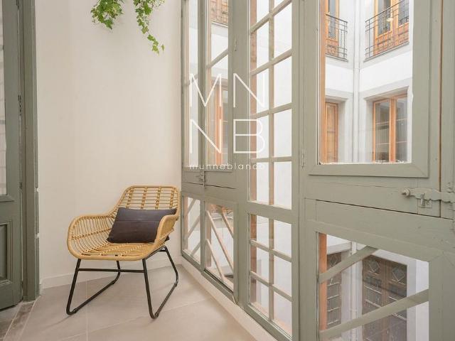 Piso en venta en calle De la Bòria, Barcelona, de 98 m² 3 habitaciones por 740.000
