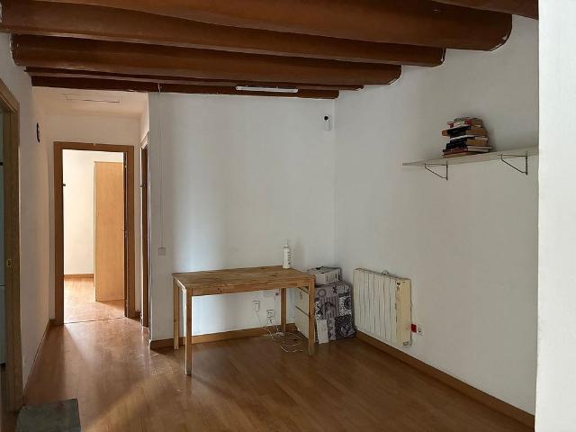 Piso en venta en calle De la Cera, Barcelona, de 63 m² 2 habitaciones por 235.000