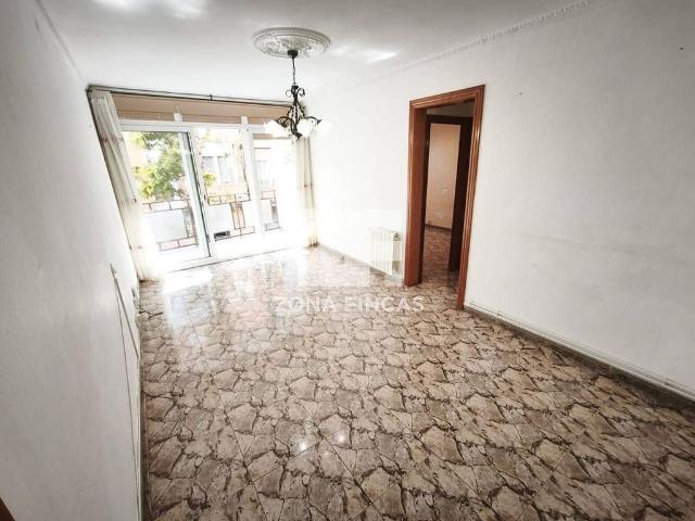 Piso en venta en calle De la Ciutadella, Santa Coloma de Gramanet, de 68 m² 3 habitaciones por 244.000