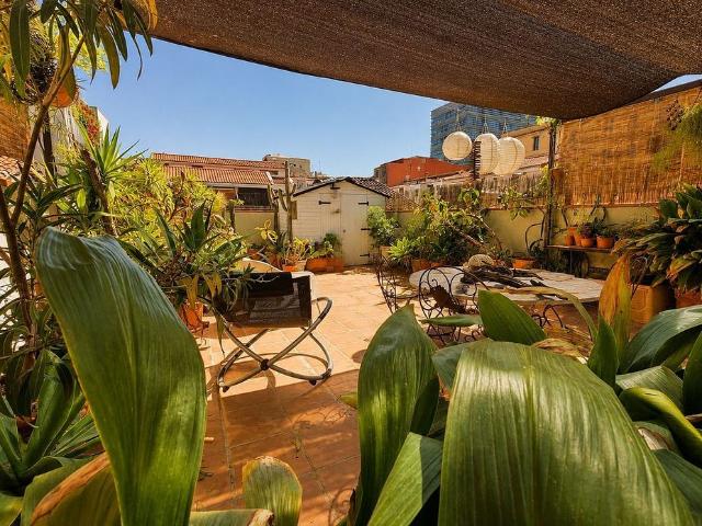 Piso en venta en calle De la Ciutat de Granada, Barcelona, de 120 m² 2 habitaciones por 780.000