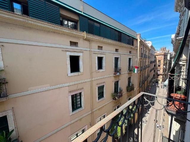 Piso en venta en calle De la Comtessa de Sobradiel, Barcelona, de 160 m² 5 habitaciones por 650.000