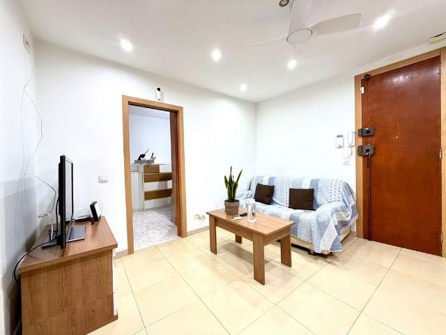 Piso en venta en calle De la Concòrdia, Barcelona, de 31 m² 1 habitación por 194.000