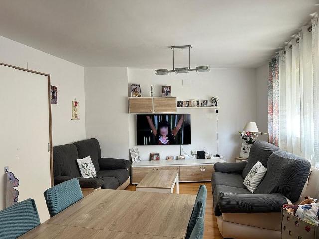Piso en venta en calle De la Creu, Rubí, de 75 m² 2 habitaciones por 198.000