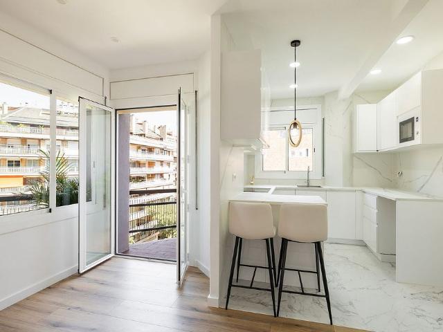 Piso en venta en calle De la Diputació, Barcelona, de 105 m² 3 habitaciones por 649.000