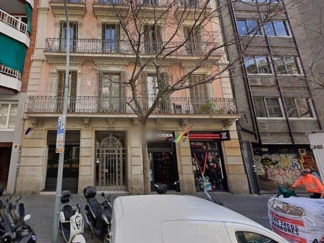 Piso en venta en calle De la Diputació, Barcelona, de 61 m² 2 habitaciones por 325.500