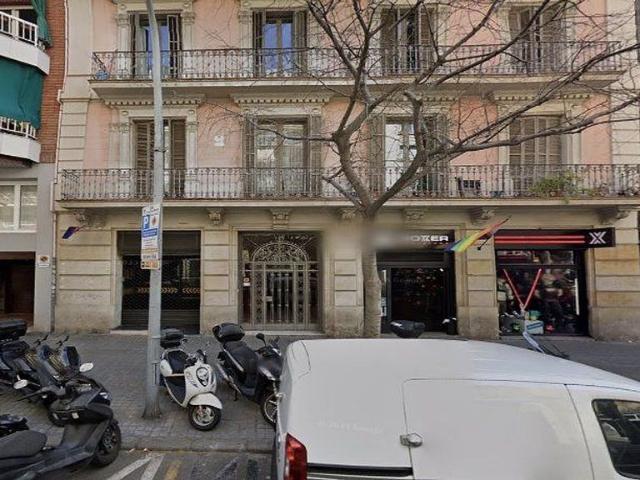 Piso en venta en calle De la Diputació, Barcelona, de 80 m² 2 habitaciones por 389.000
