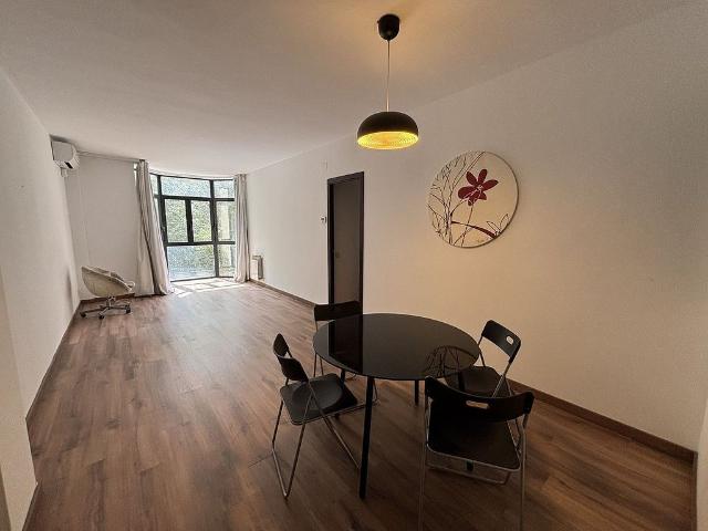 Piso en venta en calle De la Diputació, Barcelona, de 97 m² 2 habitaciones por 570.000