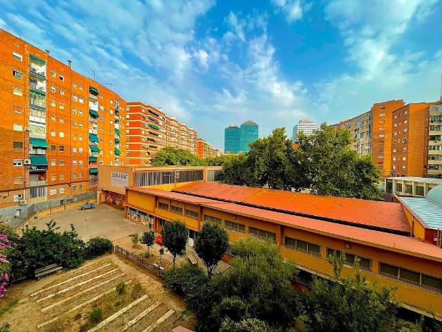 Piso en venta en calle De la Foneria, Barcelona, de 68 m² 3 habitaciones por 285.000