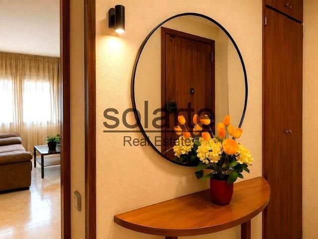 Piso en venta en calle De la Foneria, Barcelona, de 60 m² 3 habitaciones por 265.000