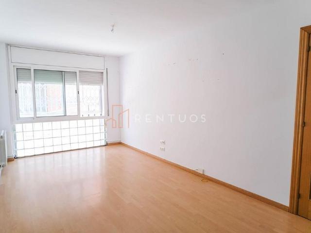 Piso en venta en calle De la Font del Coll, Barcelona, de 89 m² 3 habitaciones por 300.000