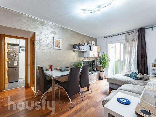 Piso en venta en calle De la Gasela, Barcelona, de 65 m² 3 habitaciones por 245.000