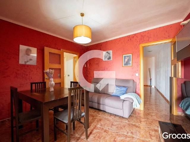 Piso en venta en calle De la Garrotxa, Mataró, de 68 m² 3 habitaciones por 169.990