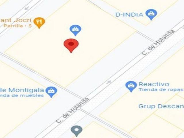 Piso en venta en calle D'alemanya, Badalona, de 377 m² 1 habitación por 330.050