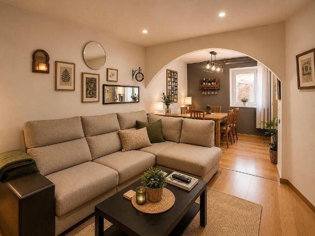 Piso en venta en calle De la Independència, Barcelona, de 78 m² 3 habitaciones por 365.000