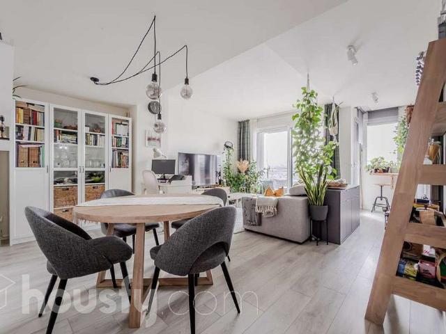 Piso en venta en calle De la Indústria, Badalona, de 82 m² 2 habitaciones por 429.990