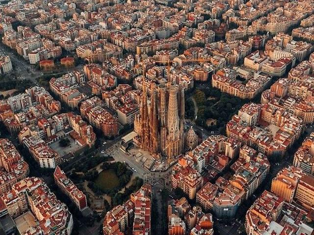 Piso en venta en calle De la Indústria, Barcelona, de 72 m² 2 habitaciones por 475.000