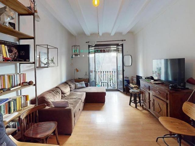 Piso en venta en calle De la Junta de Comerç, Barcelona, de 92 m² 3 habitaciones por 299.000