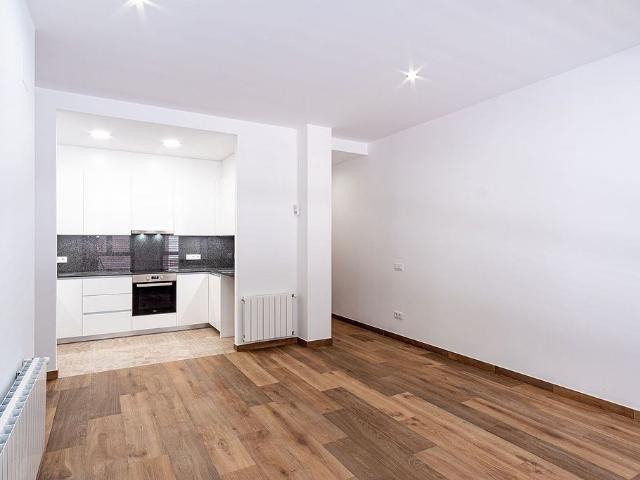 Piso en venta en calle De la Jonquera, Figueres, de 72 m² 2 habitaciones por 185.000