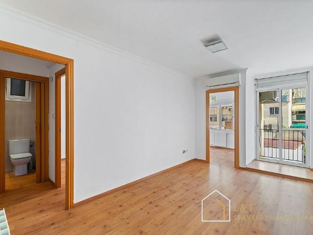 Piso en venta en calle De la Jota, Barcelona, de 50 m² 3 habitaciones por 255.000
