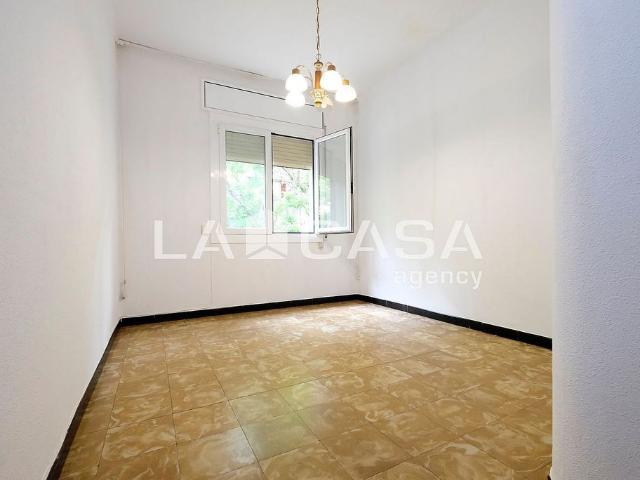 Piso en venta en calle De la Jota, Barcelona, de 50 m² 2 habitaciones por 229.000