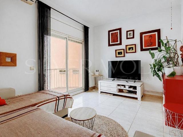 Piso en venta en calle De la Llibertat, Castelldefels, de 114 m² 3 habitaciones por 385.000