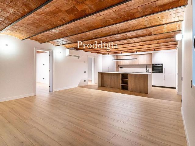 Piso en venta en calle De la Portaferrissa, Barcelona, de 125 m² 2 habitaciones por 695.000
