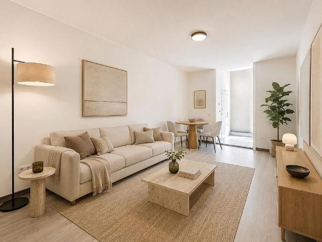 Piso en venta en calle De la Reina Amàlia, Barcelona, de 120 m² 3 habitaciones por 365.000