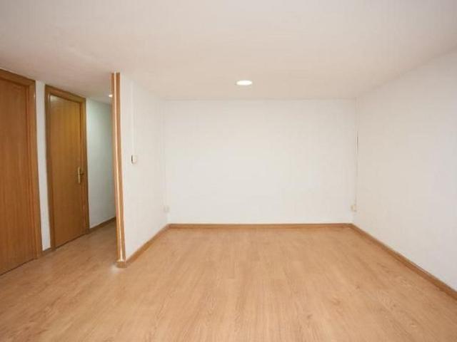Piso en venta en calle De la Reina Amàlia, Barcelona, de 49 m² 1 habitación por 166.000