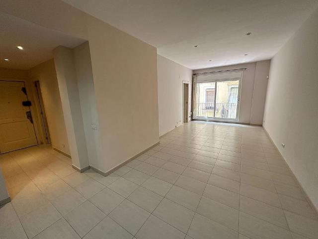 Piso en venta en calle De la Reina Amàlia, Barcelona, de 62 m² 1 habitación por 320.000