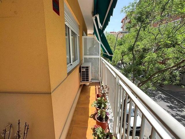 Piso en venta en calle De la Riera Blanca, Barcelona, de 80 m² 3 habitaciones por 359.000