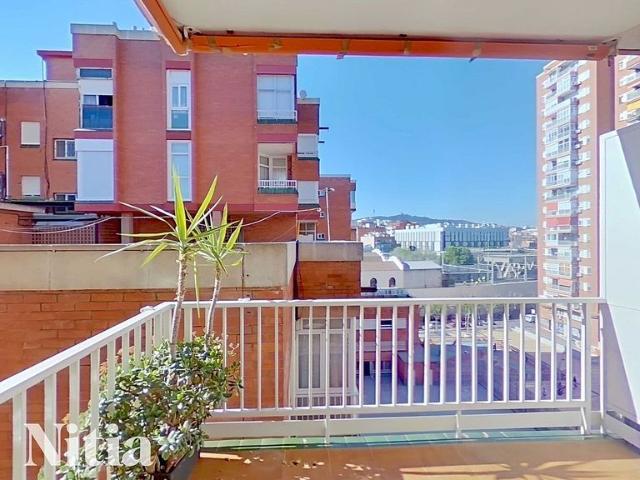 Piso en venta en calle De la Riera Blanca, Barcelona, de 83 m² 3 habitaciones por 390.000