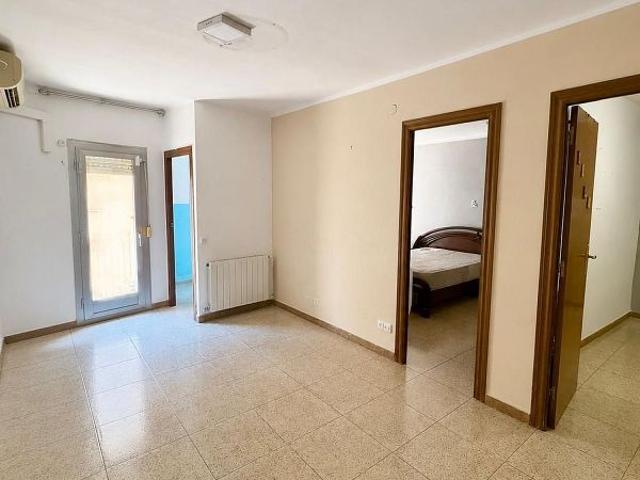 Piso en venta en calle De la Riera Blanca, Hospitalet de Llobregat, L´, de 55 m² 3 habitaciones por 187.000