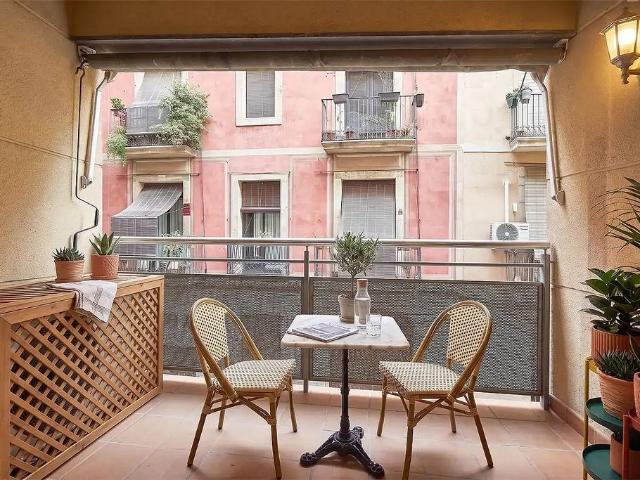 Piso en venta en calle De la Riereta, Barcelona, de 75 m² 3 habitaciones por 379.000