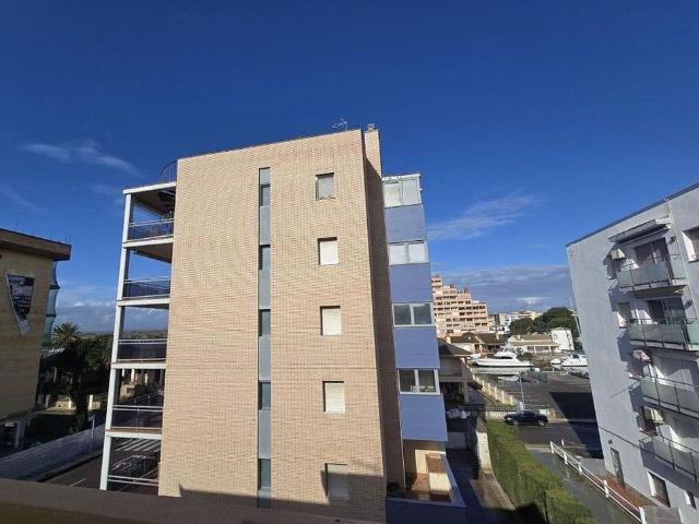 Piso en venta en calle De la Roca Negra, Roses, de 70 m² 3 habitaciones por 238.500