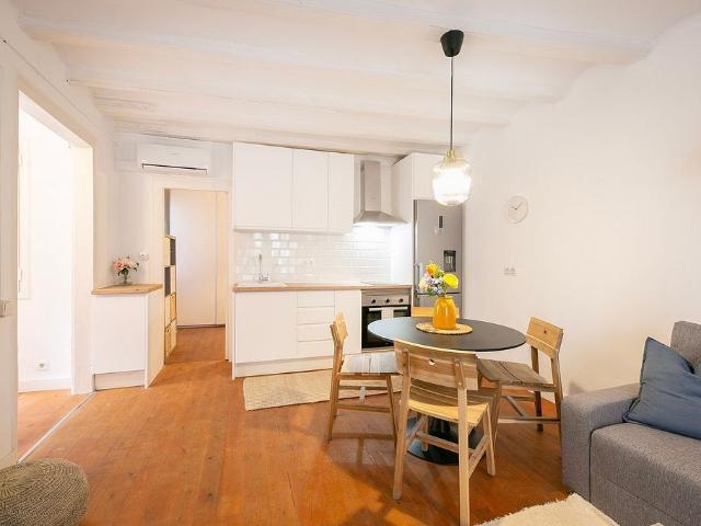 Piso en venta en calle De la Rosa, Barcelona, de 49 m² 1 habitación por 225.000