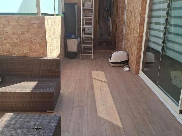 Piso en venta en calle De la Sardana, Badalona, de 143 m² 3 habitaciones por 339.000