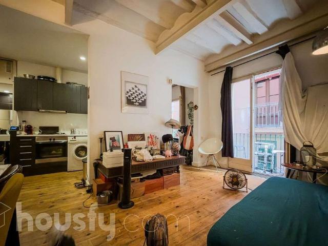 Piso en venta en calle De la Volta D'en Dusai, Barcelona, de 56 m² 1 habitación por 275.000