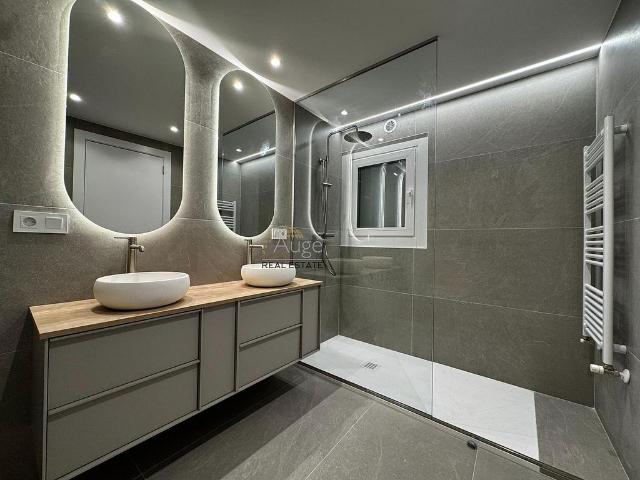 Piso en venta en calle De L'aigüeta, Andorra la Vella, de 104 m² 3 habitaciones por 760.000