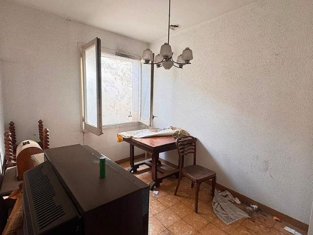 Piso en venta en calle De Las Navas de Tolosa, Barcelona, de 45 m² 2 habitaciones por 240.000