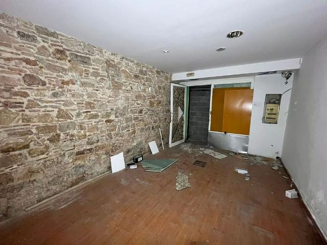 Piso en venta en calle De L'argenter, Barcelona, de 132 m² 5 habitaciones por 199.000