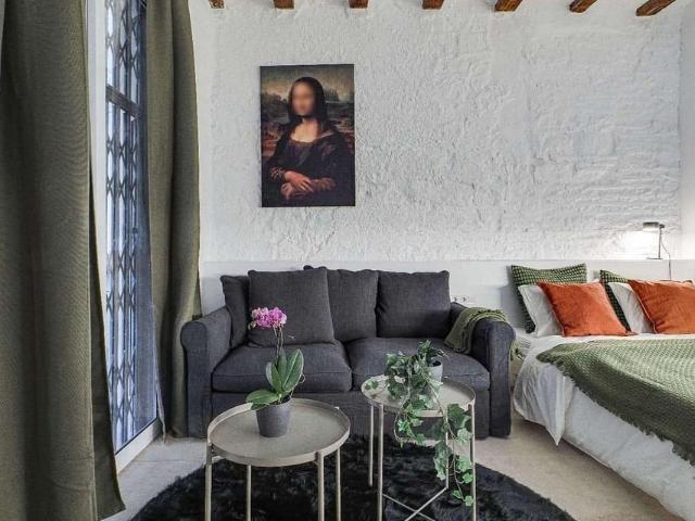 Piso en venta en calle De L'argenter, Barcelona, de 30 m² 1 habitación por 180.000