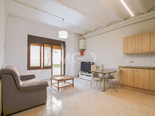 Piso en venta en calle De L'arquebisbe Alemany, Vic, de 84 m² 3 habitaciones por 218.000