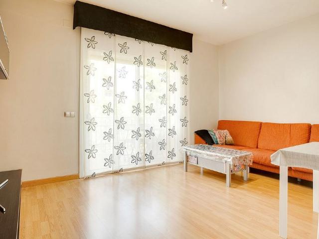 Piso en venta en calle De Laureà Miró, Esplugues de Llobregat, de 80 m² 3 habitaciones por 330.000